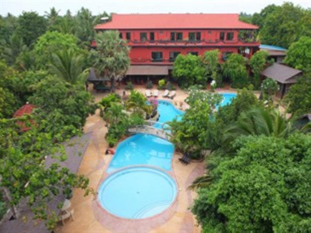 Elephant Blanc Phnom Penh Exterior photo
