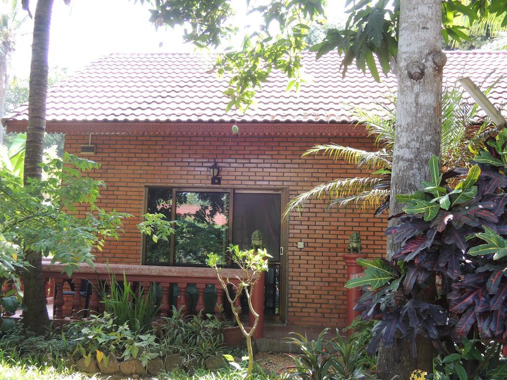 Elephant Blanc Phnom Penh Room photo